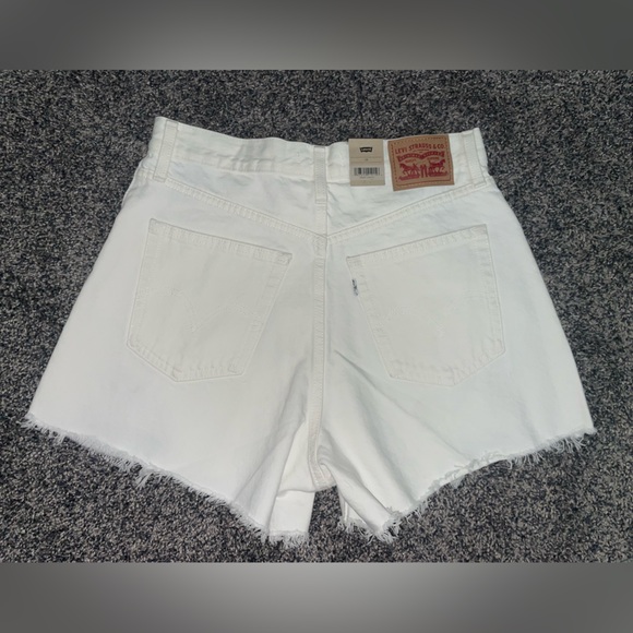 Levi’s high rise mom shorts - Picture 3 of 4